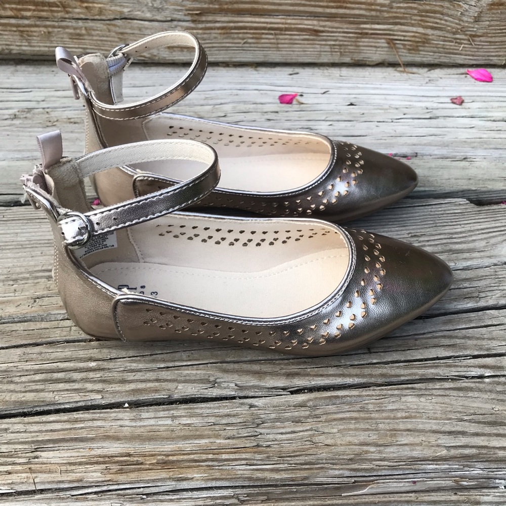 β¨HPβ¨Gap Kidβsβ’ Gold flats - Picture 5 of 6